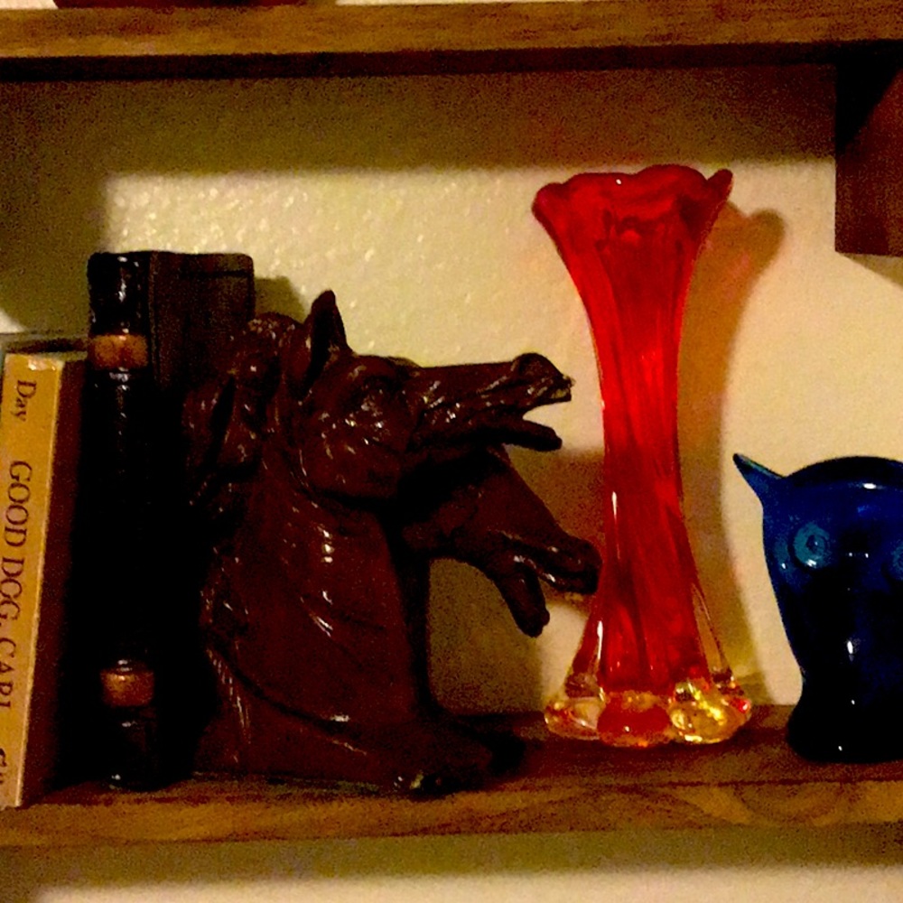 Vintage bookend, single. Two horses
